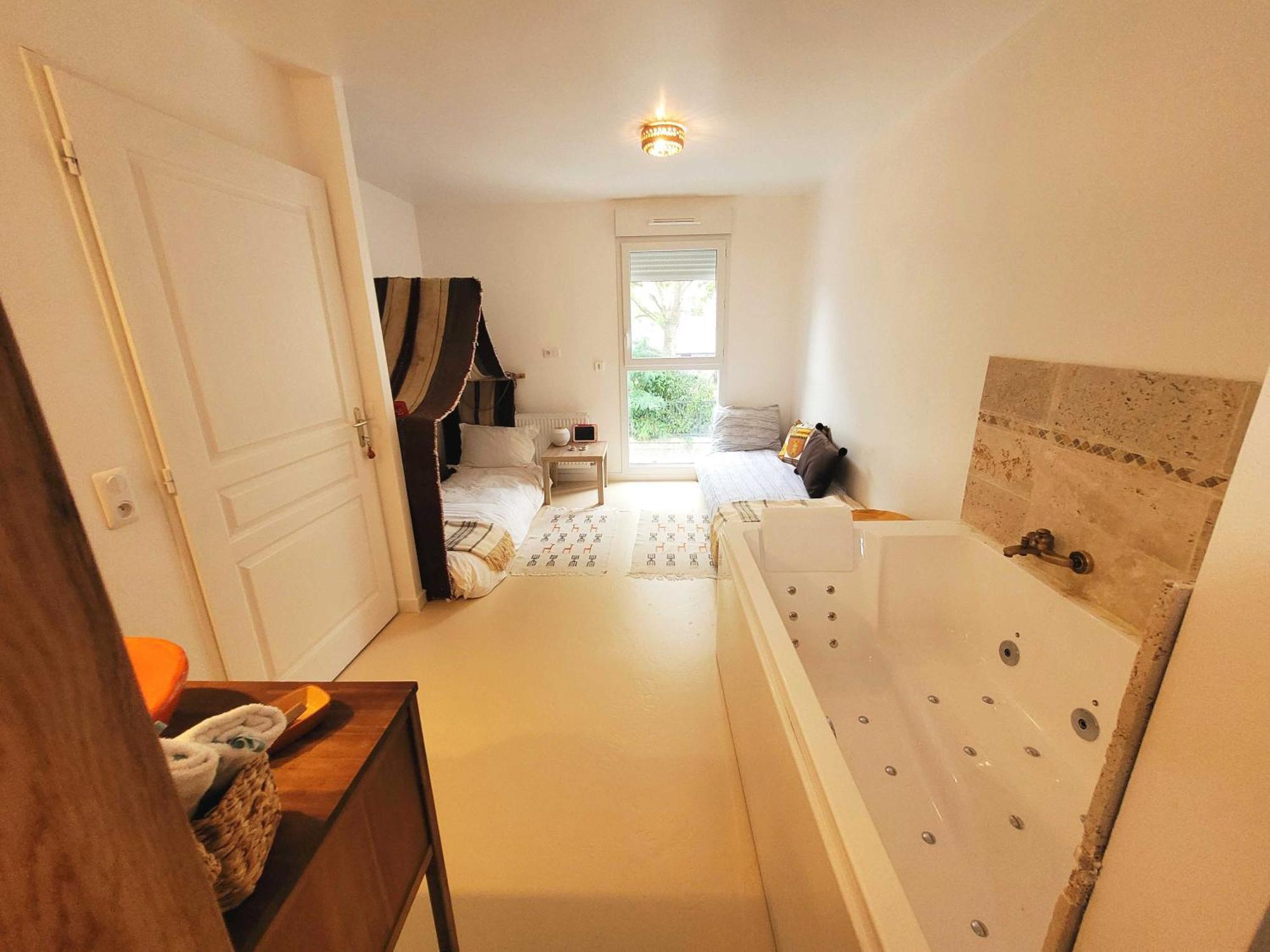 Dream Of Mediterranean House, Jacuzzi, Bbq, Delices Ensoleilles サルトルーヴィル エクステリア 写真